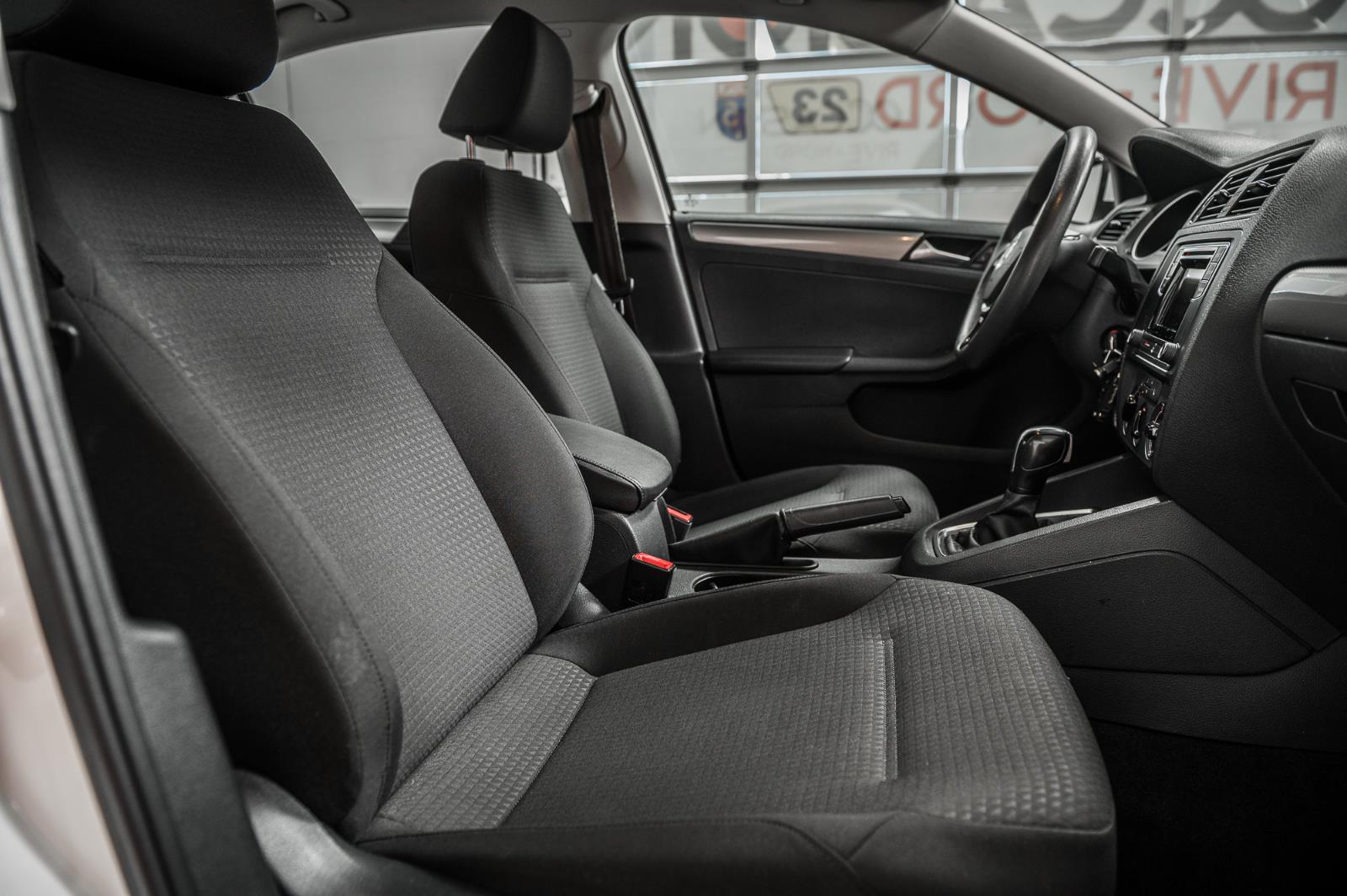 volkswagen Jetta Sedan 2016 - 26