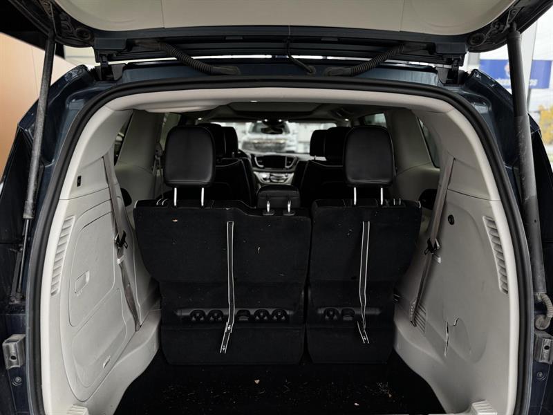 chrysler Pacifica 2022 - 9