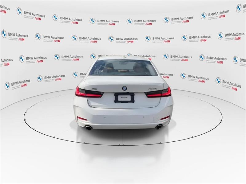 bmw 330I 2023 - 9