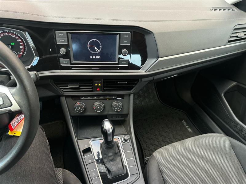 volkswagen Jetta 2020 - 15