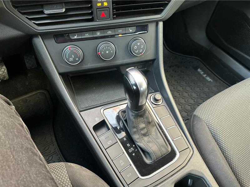 volkswagen Jetta 2020 - 17