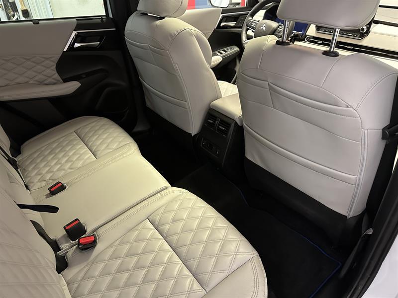 mitsubishi Outlander PHEV 2023 - 16