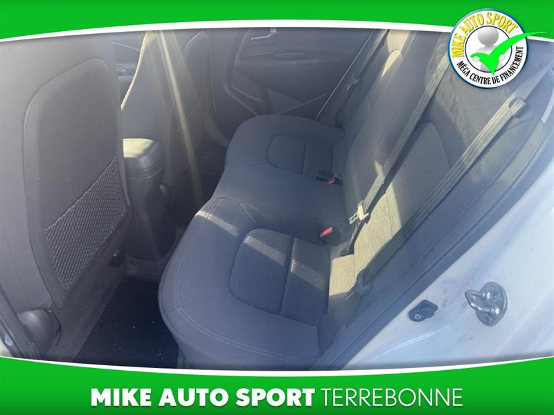 kia Rio 2013 - 10