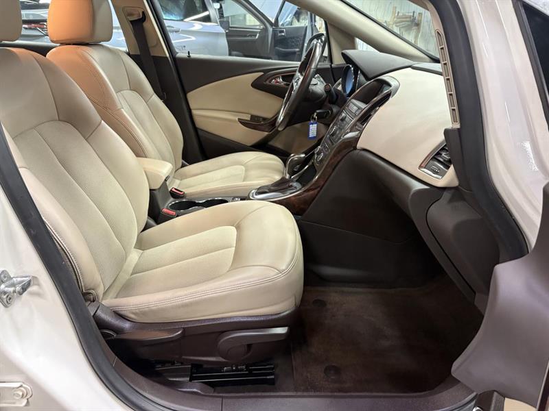 buick Verano 2015 - 32