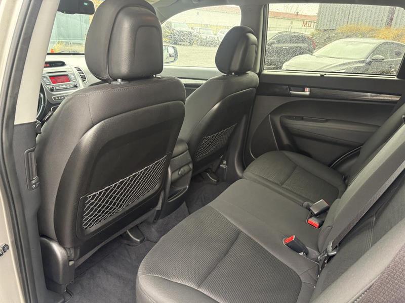 kia Sorento 2015 - 29