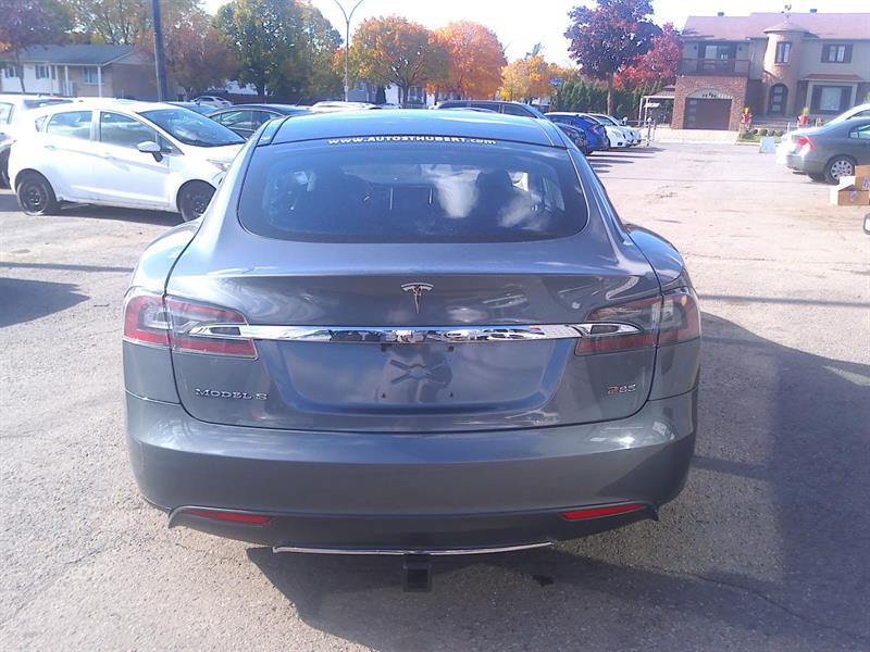 tesla Model S 2013 - 6