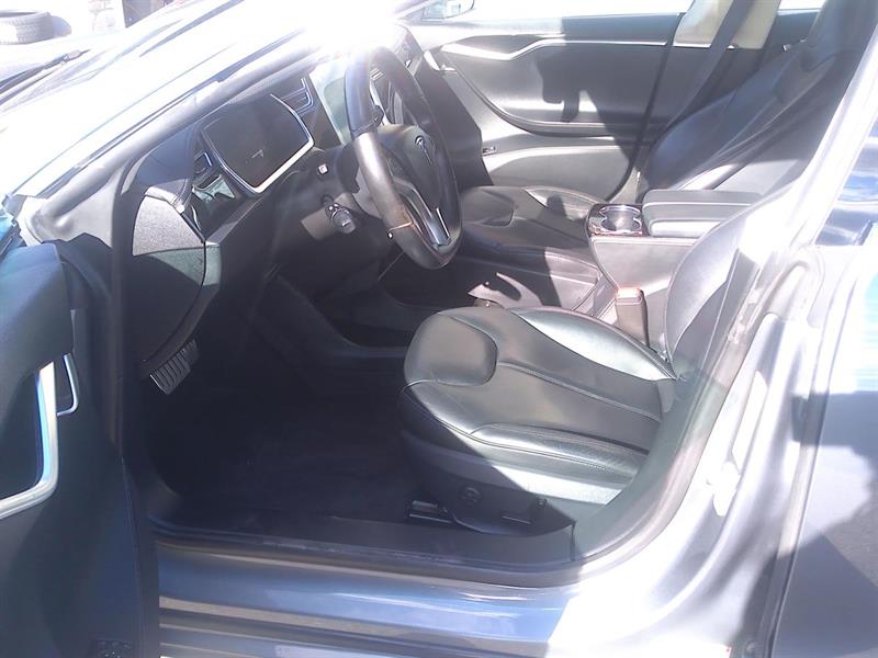 tesla Model S 2013 - 10