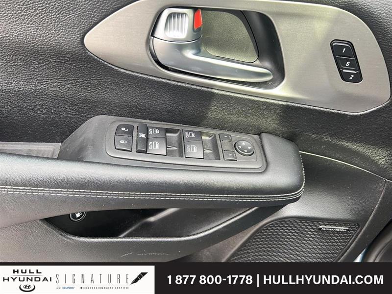 chrysler Pacifica Hybrid 2022 - 12