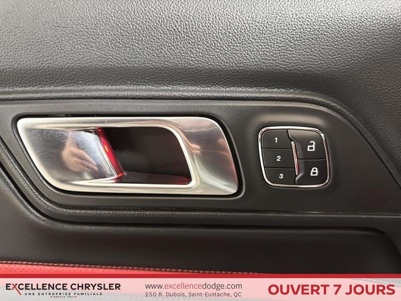 ford Mustang 2021 - 16