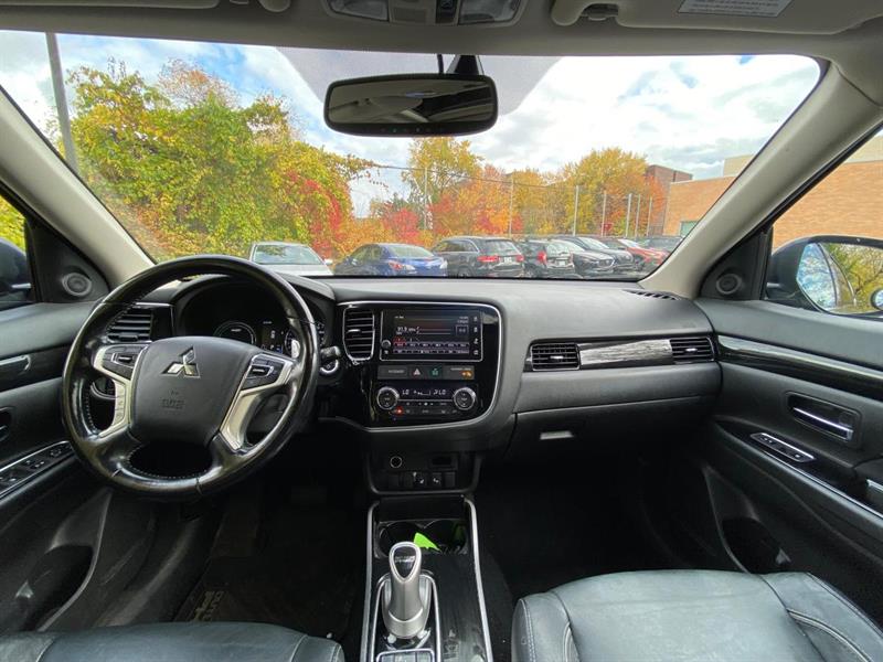 mitsubishi Outlander rechargeable 2018 - 12
