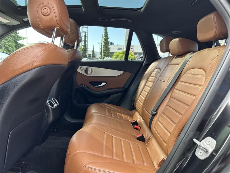 mercedes-benz GLC43 AMG 2019 - 31