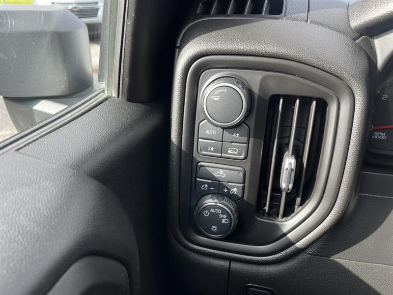 chevrolet Silverado 1500 2020 - 31