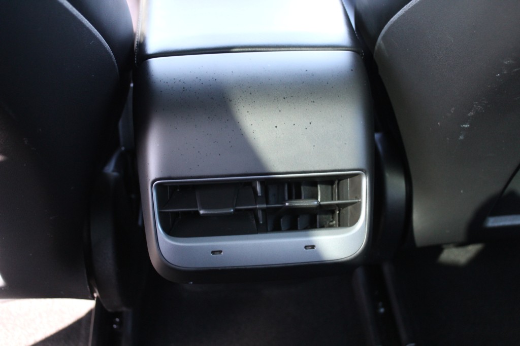 tesla Model 3 2023 - 11