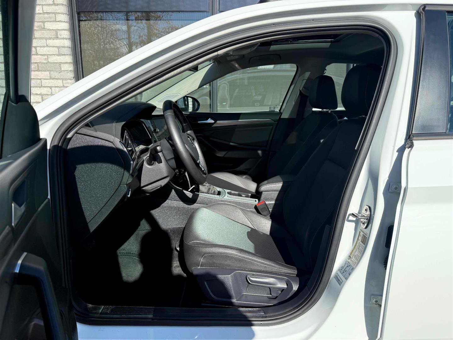 volkswagen Jetta 2021 - 27