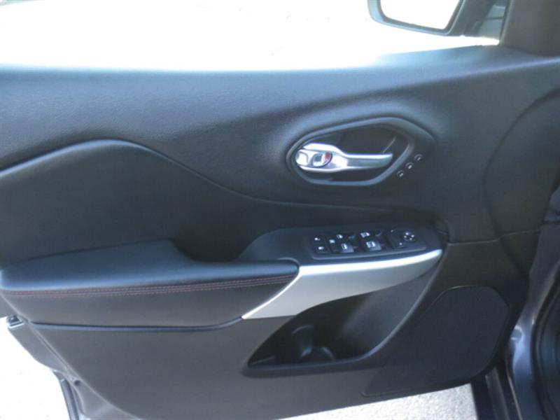 jeep Cherokee 2018 - 12