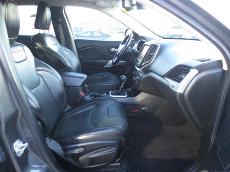 jeep Cherokee 2018 - 17