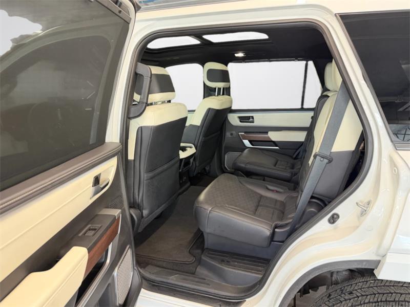 toyota Sequoia 2023 - 10