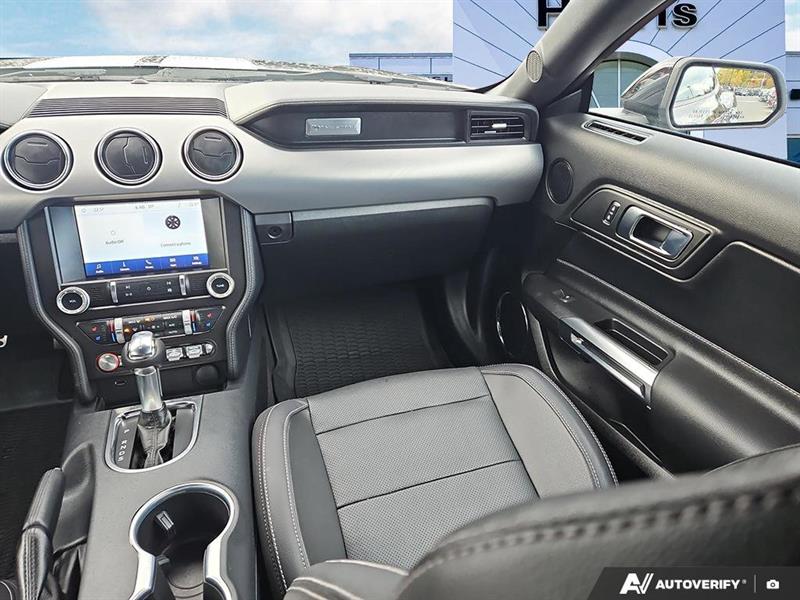 ford Mustang 2022 - 25