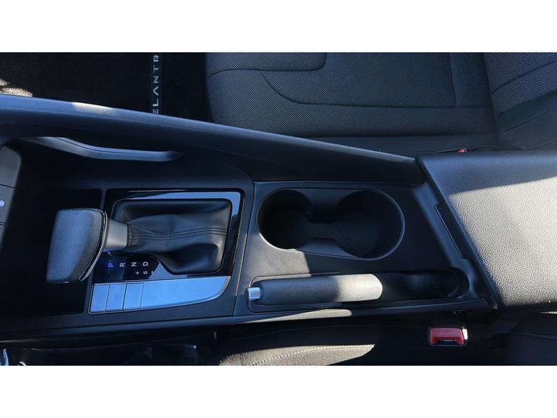 hyundai Elantra 2024 - 17
