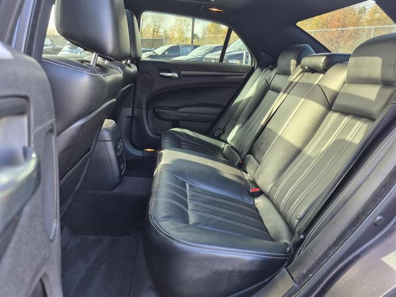 chrysler 300 2016 - 13