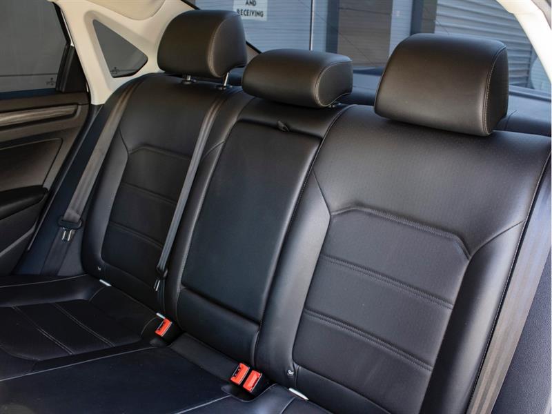 volkswagen Passat 2021 - 26