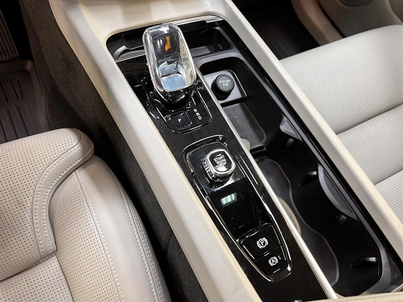 volvo XC60 2023 - 16