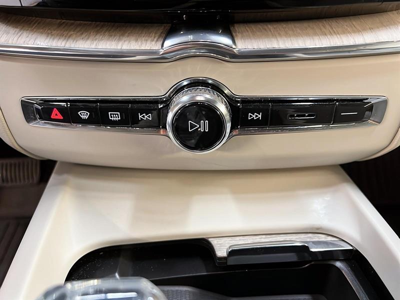 volvo XC60 2023 - 17