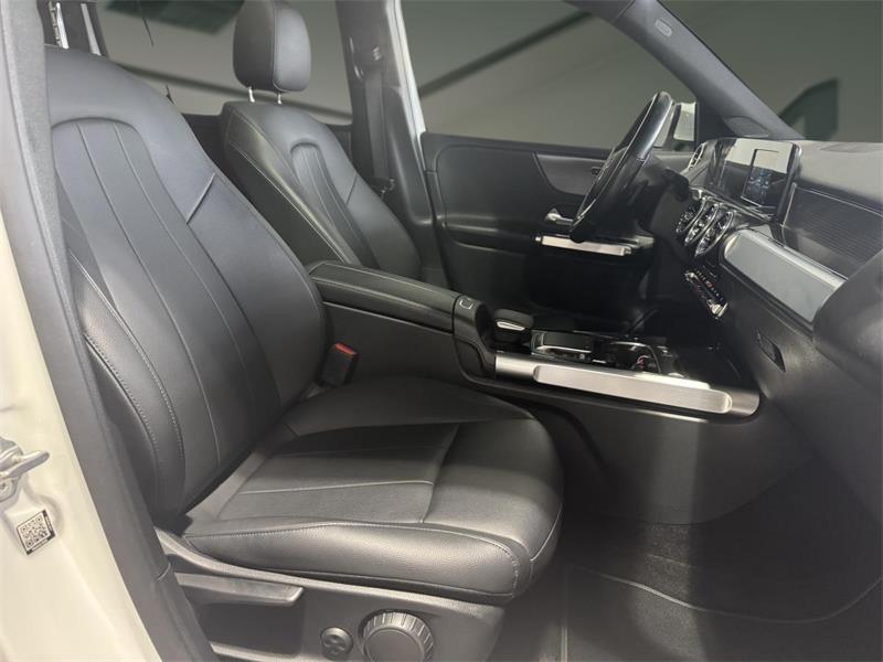 mercedes-benz GLB 250 2022 - 10