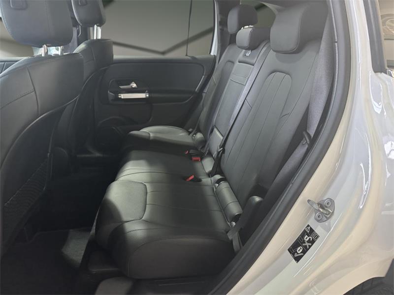 mercedes-benz GLB 250 2022 - 12