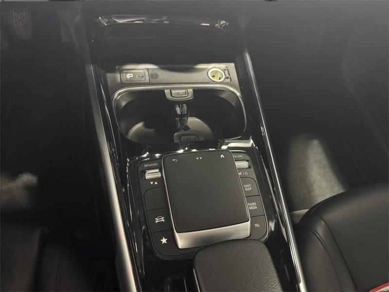 mercedes-benz GLB 250 2022 - 18