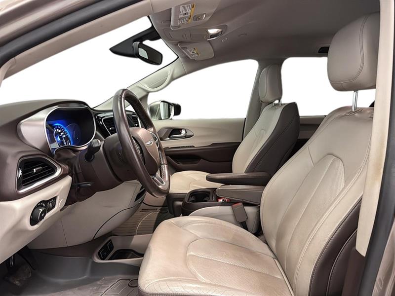 chrysler Pacifica 2018 - 17