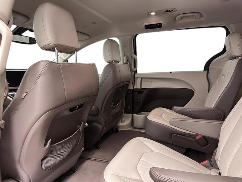 chrysler Pacifica 2018 - 21