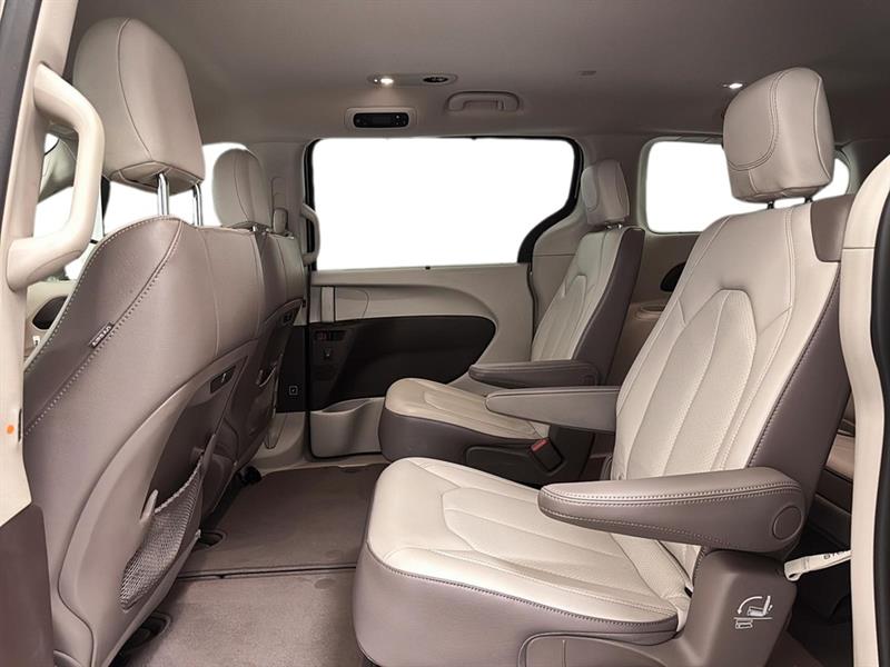 chrysler Pacifica 2018 - 22