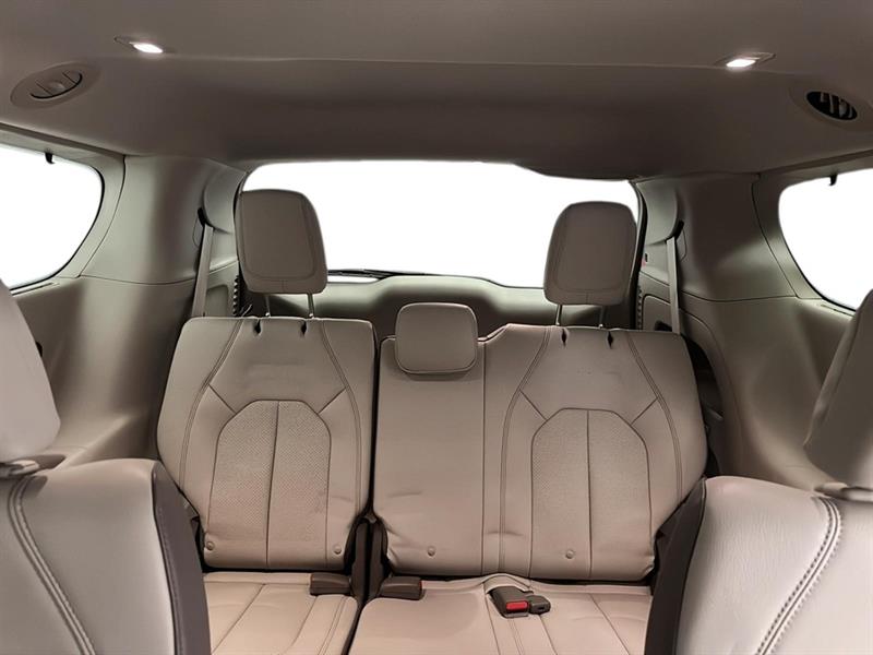 chrysler Pacifica 2018 - 24