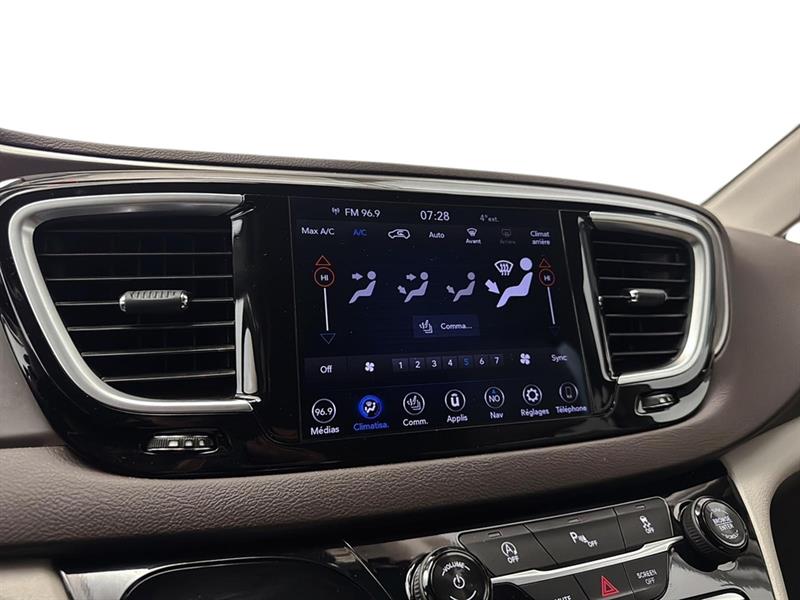 chrysler Pacifica 2018 - 35