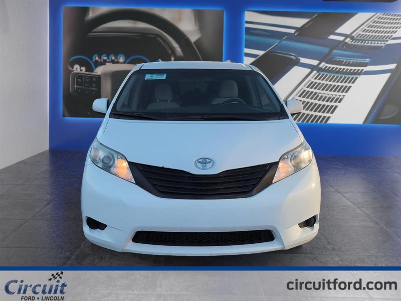 toyota Sienna 2017 - 3