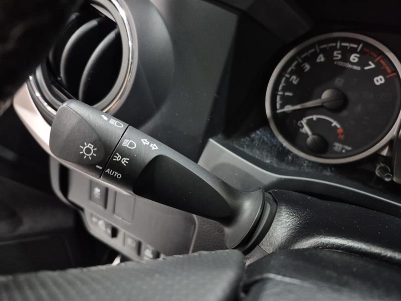 toyota Tacoma 2023 - 12