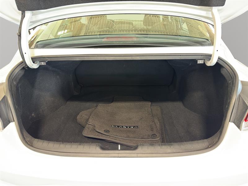 hyundai Elantra 2023 - 16