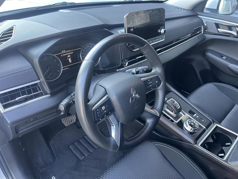 mitsubishi Outlander 2023 - 14