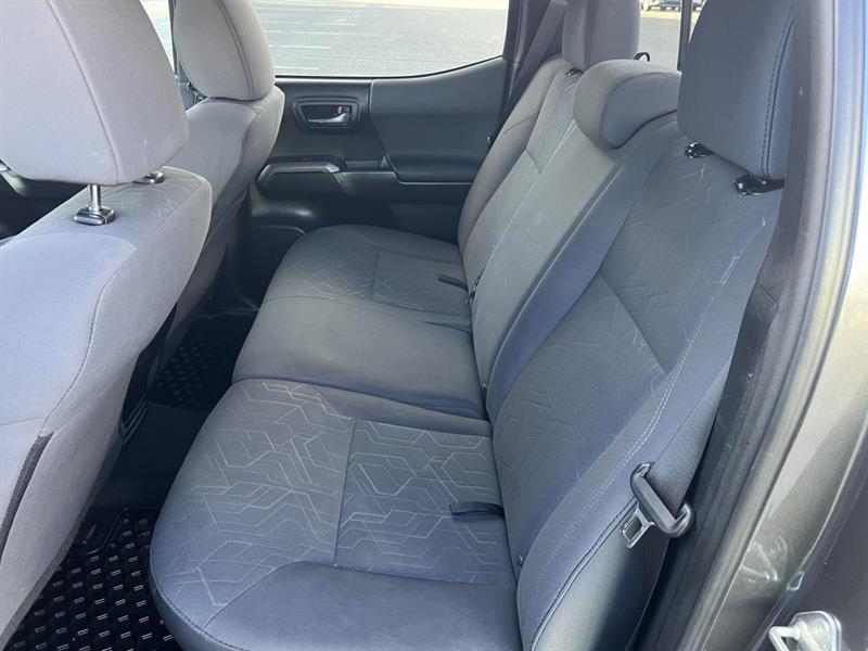 toyota Tacoma 2018 - 14