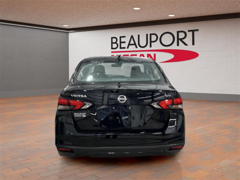 nissan Versa 2022 - 3