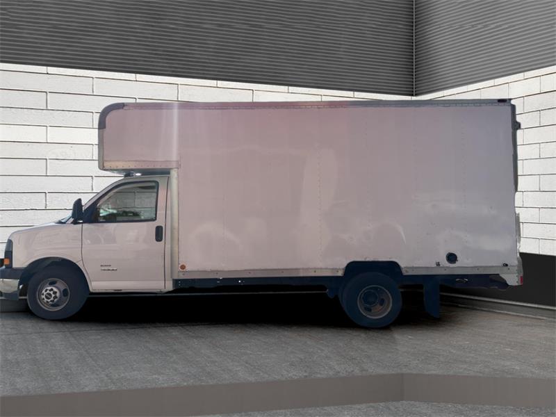 gmc Savana 4500 Cutaway Van 2020 - 5