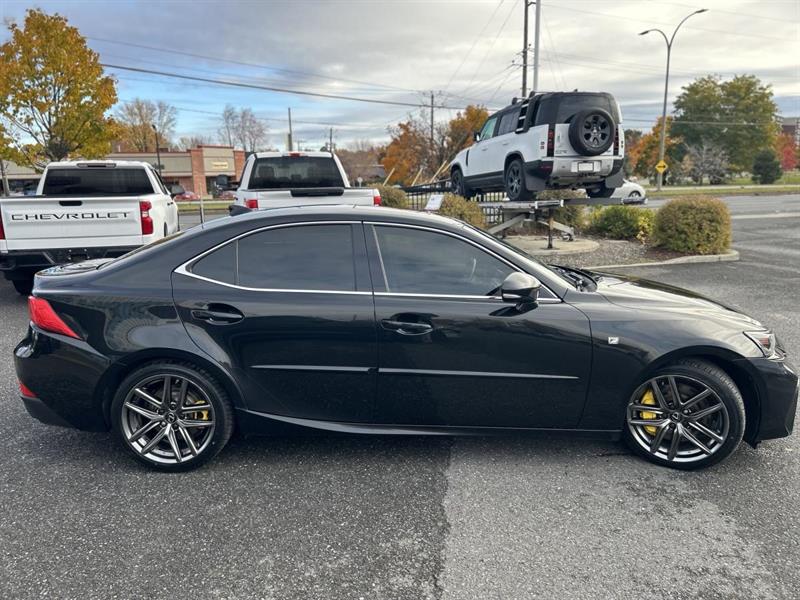 lexus IS 300 2020 - 5