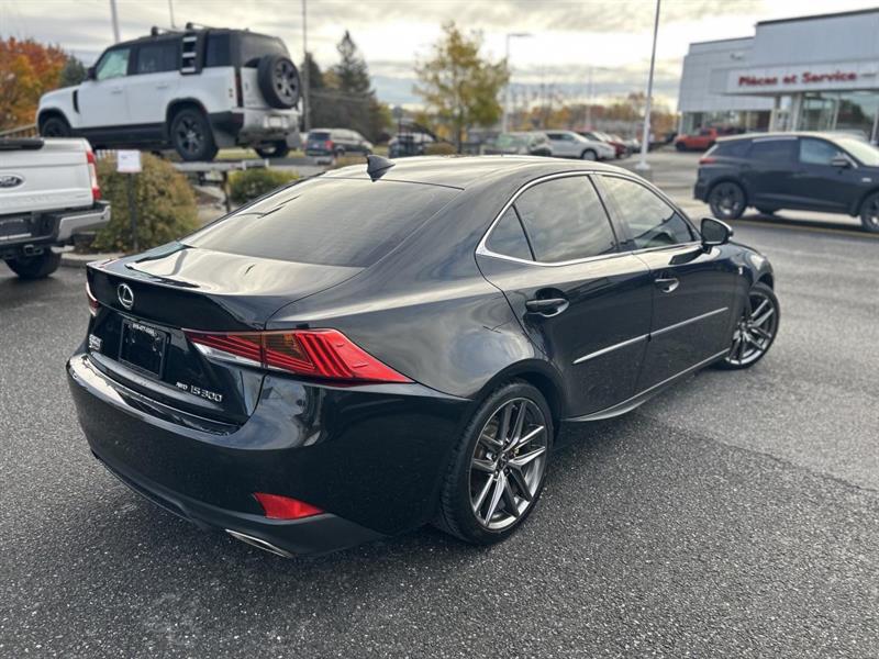 lexus IS 300 2020 - 7