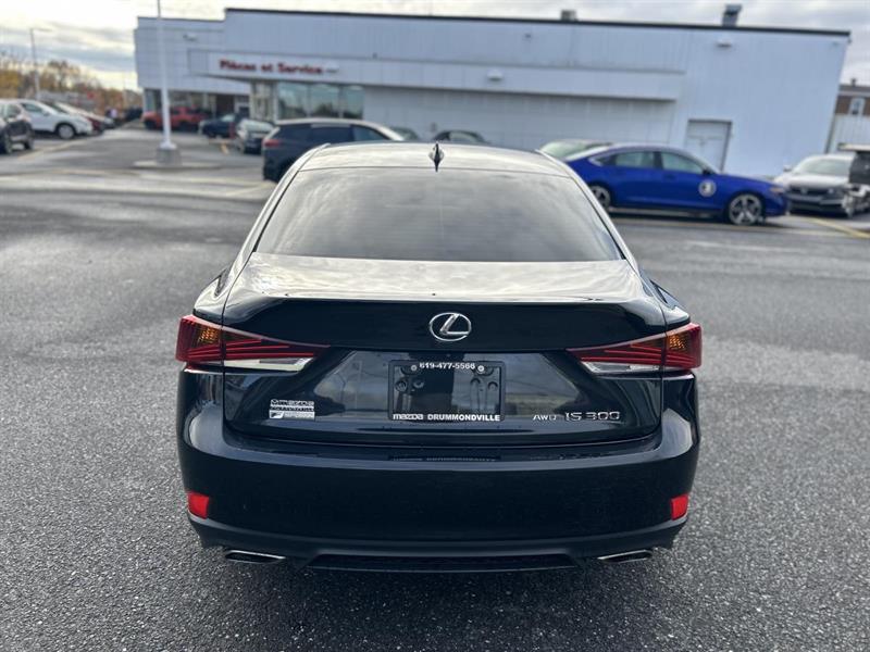 lexus IS 300 2020 - 8