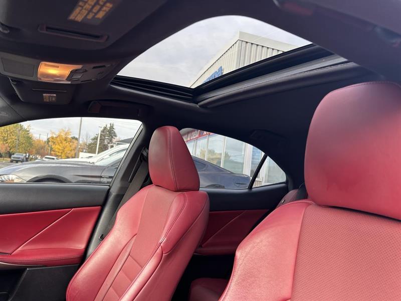 lexus IS 300 2020 - 13