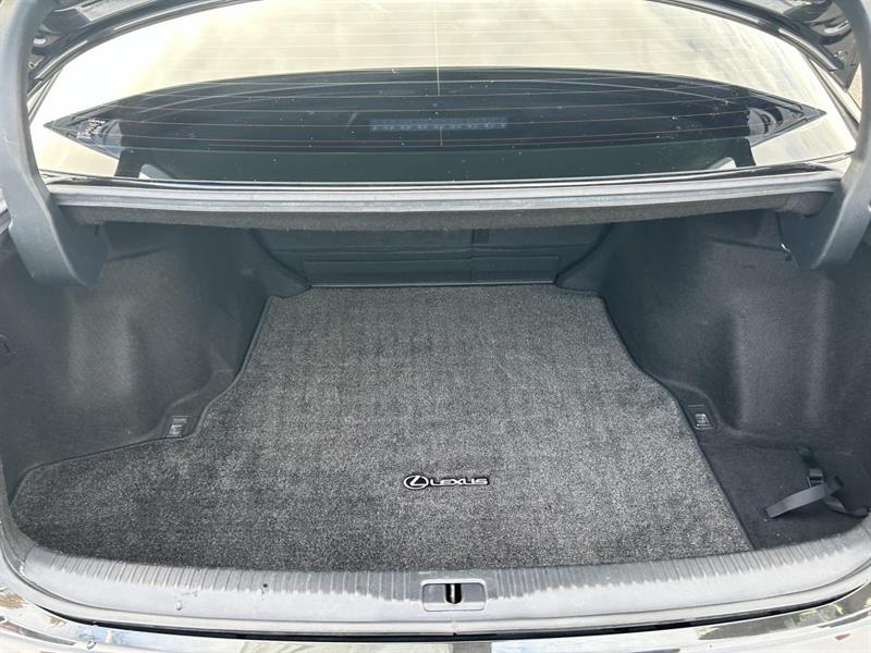 lexus IS 300 2020 - 15