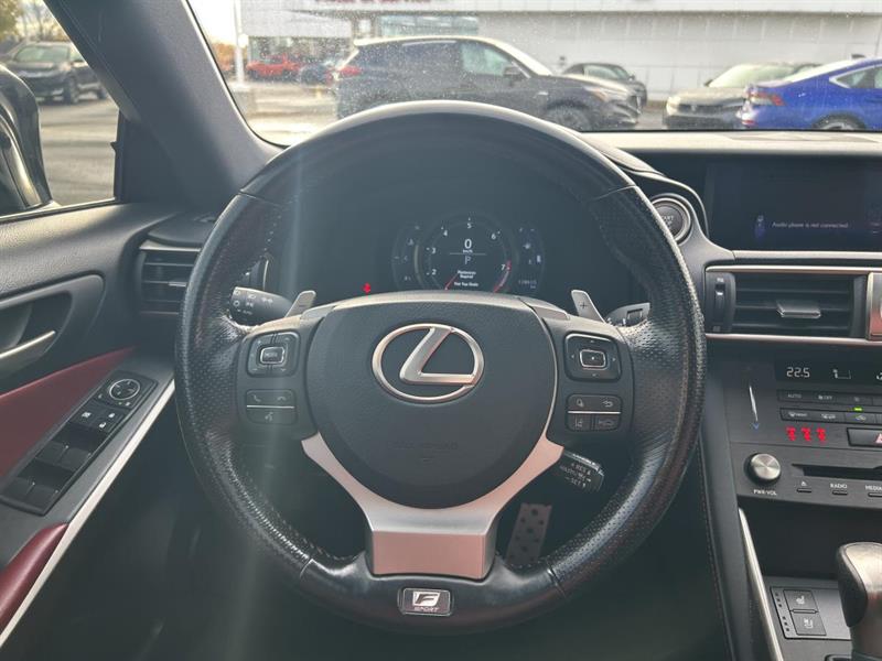 lexus IS 300 2020 - 18