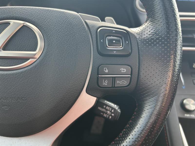 lexus IS 300 2020 - 19