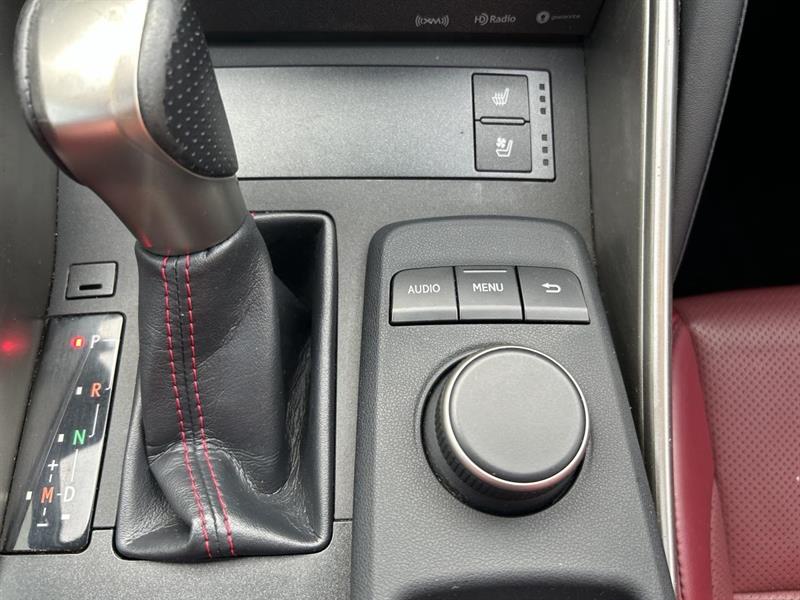 lexus IS 300 2020 - 25